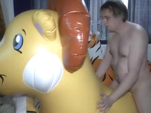 Inflatable standing lion yiff