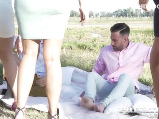 Lilith Lee, Kira Queen And Krystal Swift - A Orgy