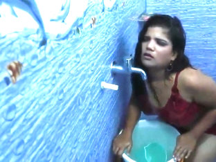 Hot Bhabhi Ka Bathroom Romance