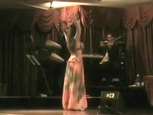 Awesome Amateur Video With A Gorgeous Belly Dancer