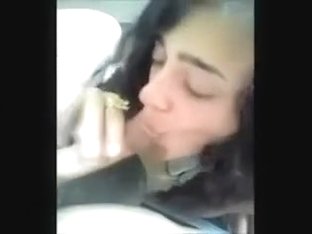 deux jeunettes sucent