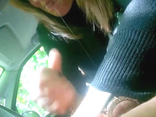 Whore Engulfing Hard Penis In The Car