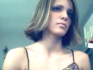 Karen Dreams Cam Show April 19, 2005: Just Chilling