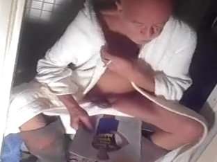 nlboots - 1st a pee and then sitting and resting