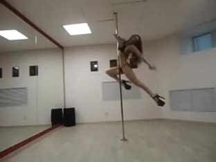 Fantastic pole dancer