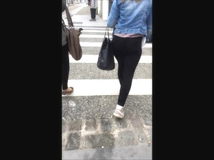 Leggins Ass In The Street