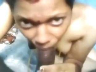 Tamil Married Women Fuck Her Ex Lover When Husband Left Home