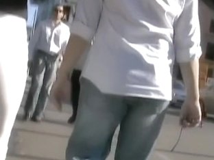 Street Recording Of A Babe In Tight Whit Jeans