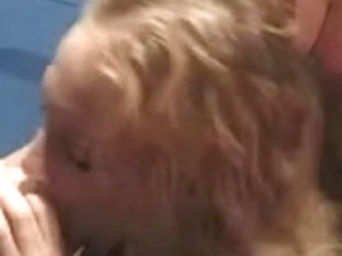 Blond bitch blows a bunch of cops