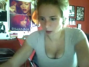 amateur livecam scene with juvenile chick