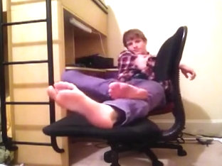 Hot Euro Twinks Bareback Threesome!