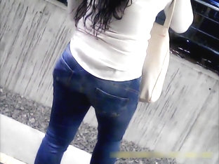 Nalgona, Gostosa, Bum Bum, Culona, Esperando Tren