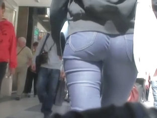 Street candid video of a fitty walking ass and pussy in tight jean shorts