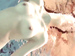 Loris Licicia American country girl