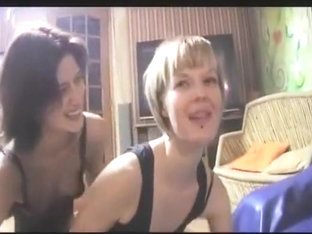 Un petit apéro et hop ça part très vite dans tous les sens, une partouze improvisée et des sod.