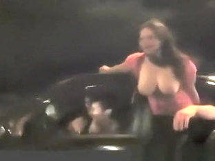 Shows Tits While Driving In The Car