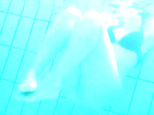 Underwater Spying Of A Hot Teen Girl