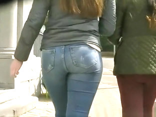 Candid teen ass in tight jeans