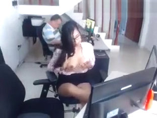 sarahwhite showed his capstone and boobs