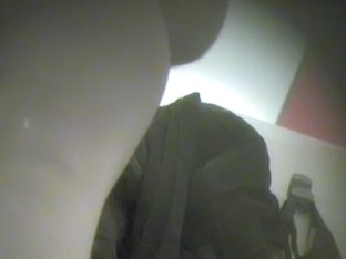 Voyeur camera recorded a first-class butt in the changing room