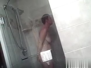 I'm Taking A Shower In Homemade Huge Tits Video