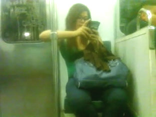 Gordita Sabrosa Y Bonita En El Metro