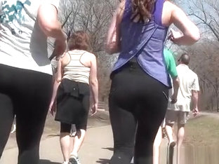 chicks Jogging in tight spandex