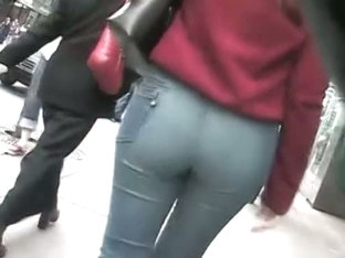 Good ass girl walks down the street moving her butt right