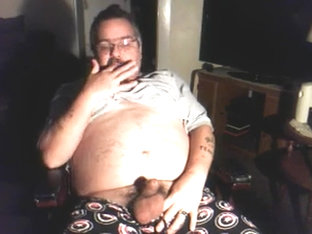 Moustache daddy jacking on cam