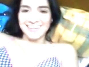 Rica bogotana pajiandose bien rico por webcam