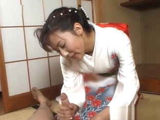 Japanese geisha rubbing cock