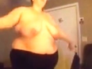 Fat Wife Playing Just Dance - Cassianobr