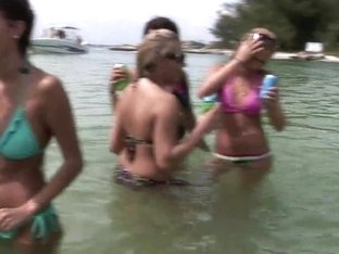 Springbreaklife Video: Monday Afternoon On A Boat