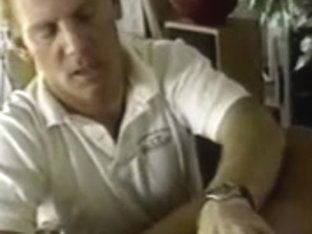 Large-titted blond copulates herself with double-headed sex tool