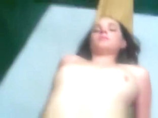 ahh32 tatlii amcigii soyunma odasinda sikioyyoo