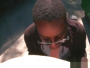 White guy gets sucked by thug outdoor part3