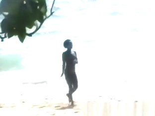 African Babe Gets Banged By White Rod On Beach