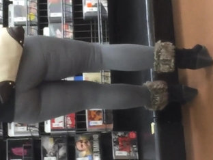 Pawg At Wallmart