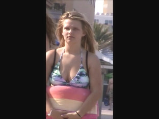 Hot Teen Beach Voyeur Jiggly Jugs 11