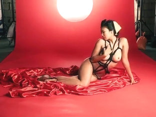 Asian Goddess Hiromi Oshima Is Posing Naked In The Bedroom
