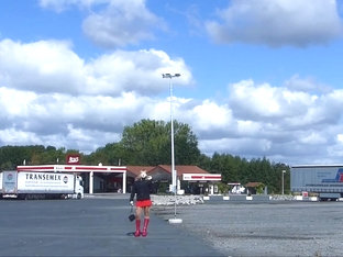 Gummipuppe Monique - TV Parkplatznutte mit female mask