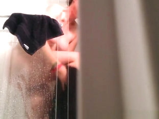 Chubby mature wife spied taking shower