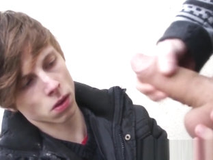 Amateur euro barebacked outdoors in park