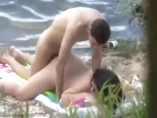 Naked Couples Quickie Sex Outdoors At The Beach