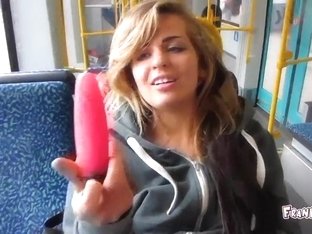 Frankfurter Gir! - In Frankfurt Tram Masturbates ?