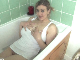 Amazing Blonde In The Bathtub In A Down Blouse Video