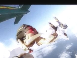 Undressed Hawt Gals Skydiving!