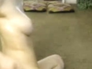 Kiwi oils her ideal body