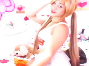 Blonde teen shemale on webcam