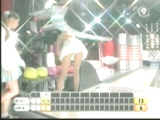 Hot Blonde Tv Presenter In Upskirt Action.